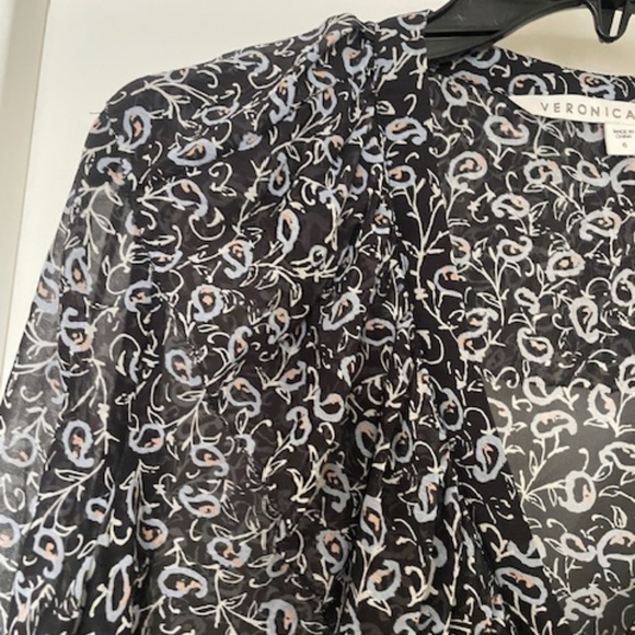VERONICA BEARD Silk Print V Neck Blouse EUC - Picture 5 of 8